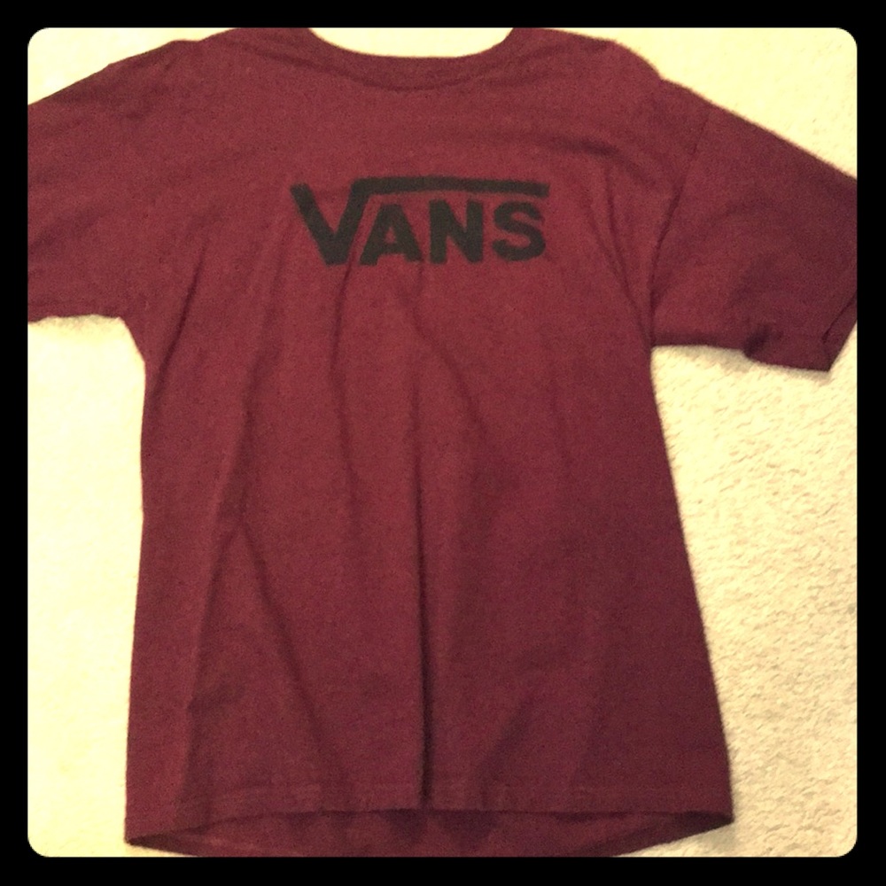 Maroon men’s t-shirt